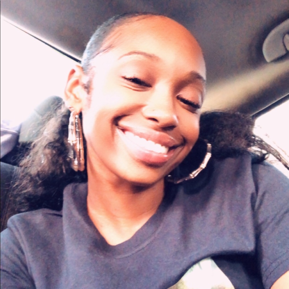 Meet your Posher, Equesia